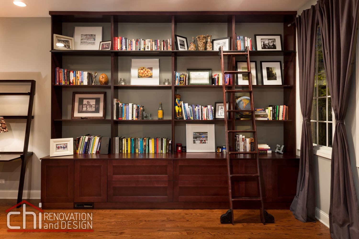 Chi | Bookcase