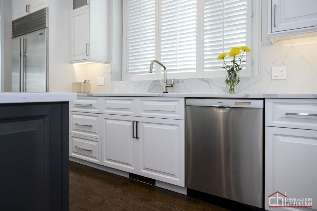 Design Build Kitchen - A Tasteful and Timeless Wilmette Kitchen