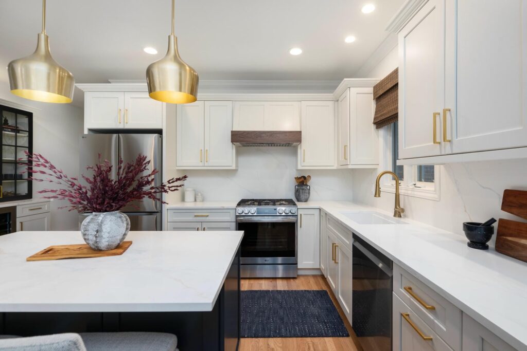 Leland Ave Kitchen Remodel: Bright Transitional Elegance