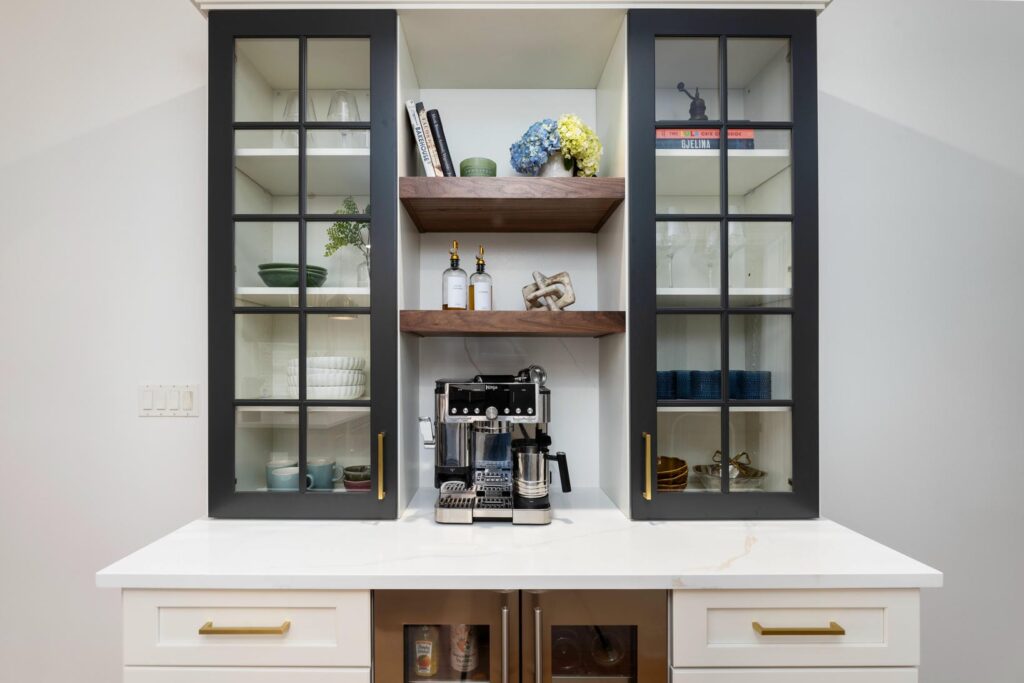 Leland Ave Kitchen Remodel: Bright Transitional Elegance