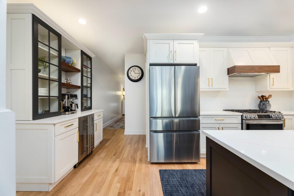 Leland Ave Kitchen Remodel: Bright Transitional Elegance