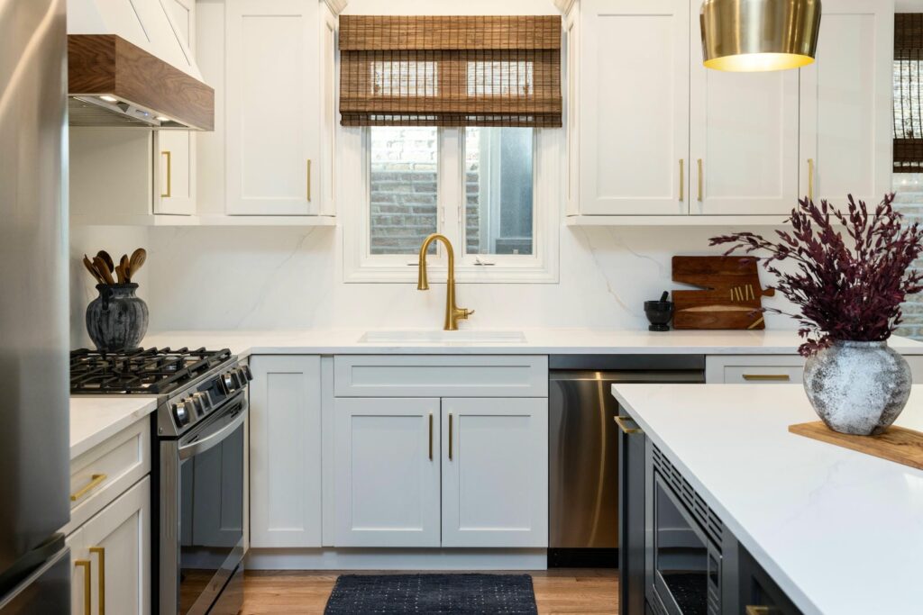 Leland Ave Kitchen Remodel: Bright Transitional Elegance