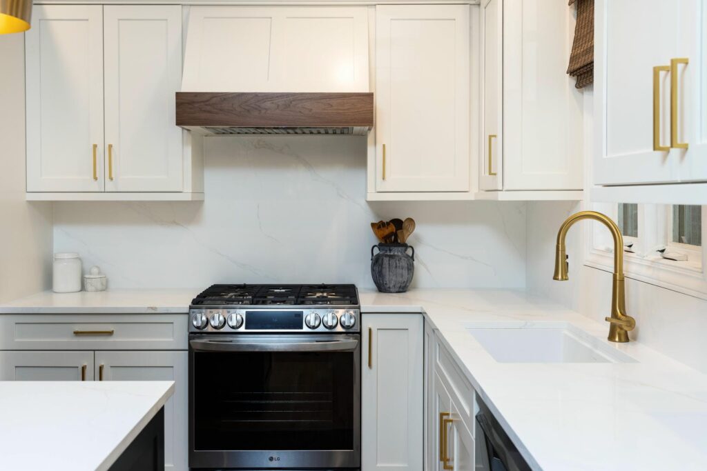 Leland Ave Kitchen Remodel: Bright Transitional Elegance