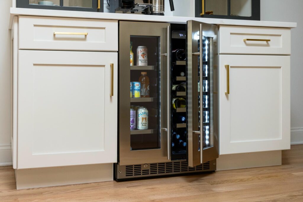 Leland Ave Kitchen Remodel: Bright Transitional Elegance